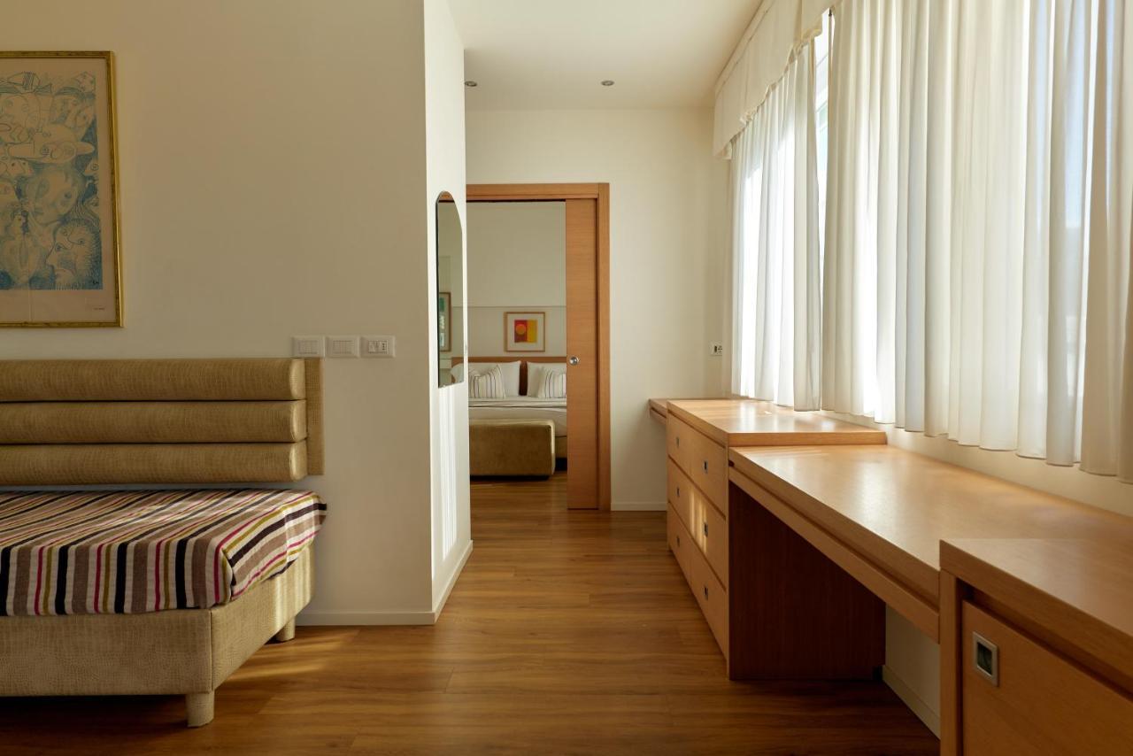 Hotel Saraceno Resort With Private Beach ミラノ・マリッティマ エクステリア 写真
