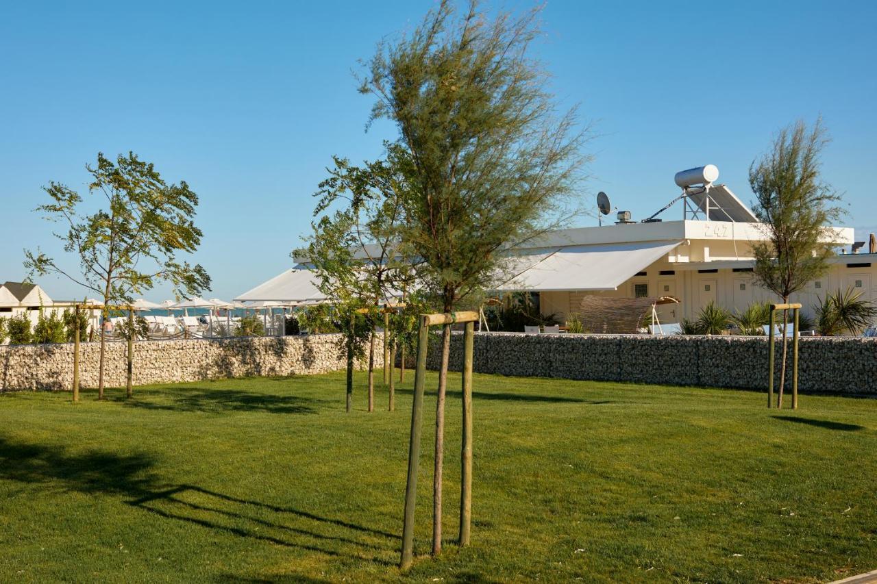 Hotel Saraceno Resort With Private Beach ミラノ・マリッティマ エクステリア 写真
