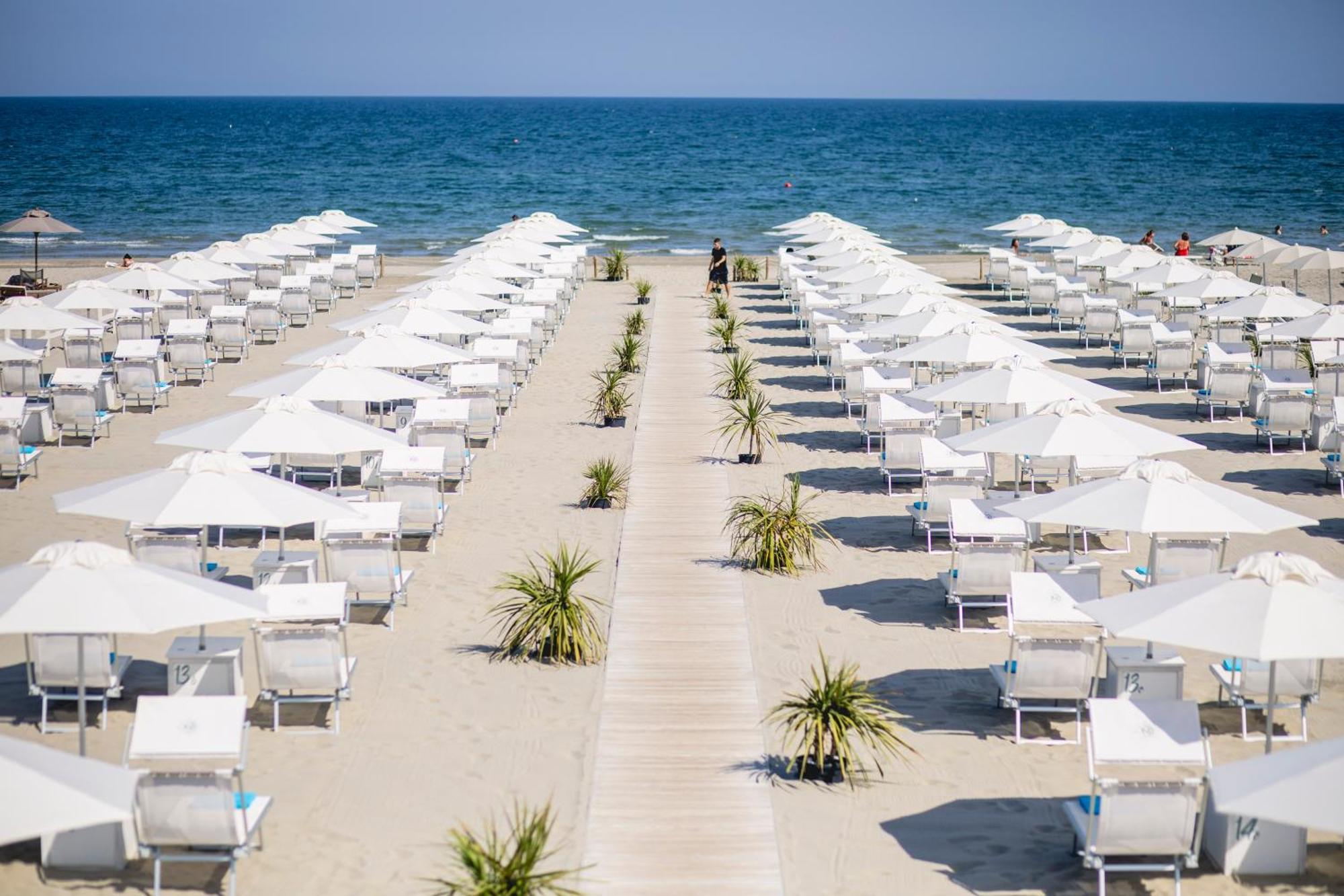 Hotel Saraceno Resort With Private Beach ミラノ・マリッティマ エクステリア 写真