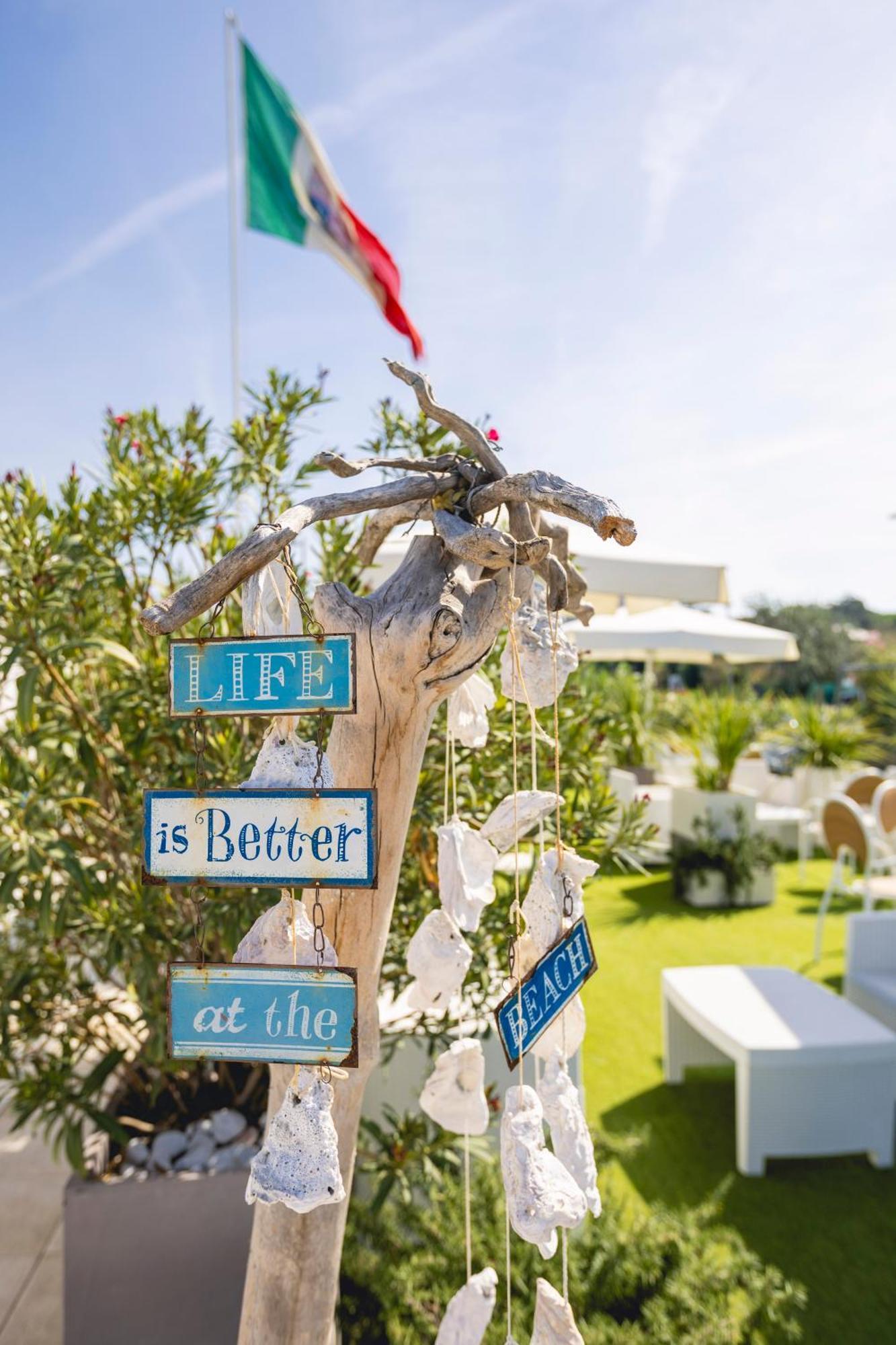 Hotel Saraceno Resort With Private Beach ミラノ・マリッティマ エクステリア 写真