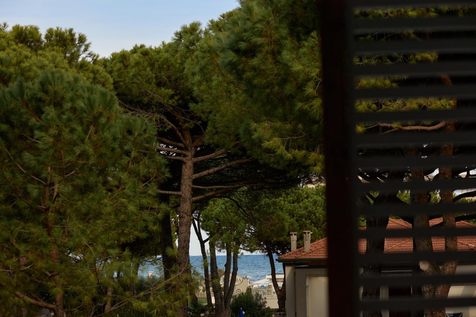 Hotel Saraceno Resort With Private Beach ミラノ・マリッティマ エクステリア 写真