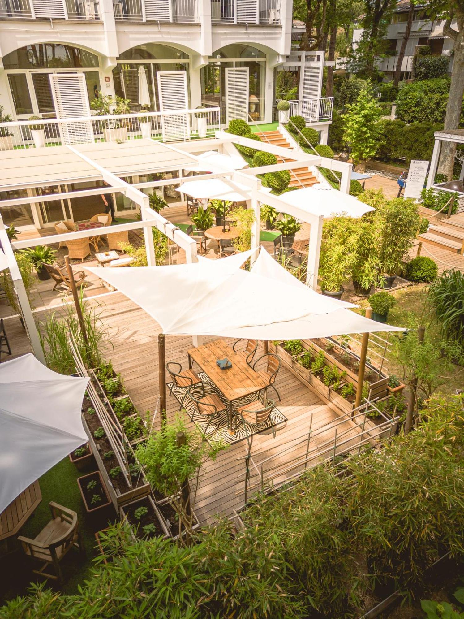 Hotel Saraceno Resort With Private Beach ミラノ・マリッティマ エクステリア 写真